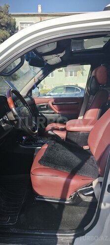 Toyota Land Cruiser-11