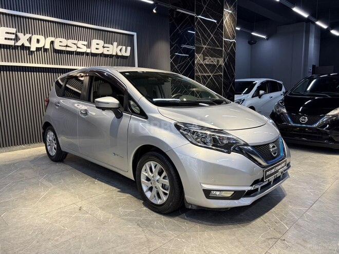 Nissan Note-8