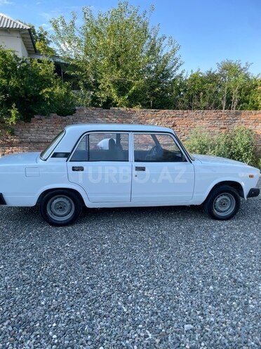 LADA (VAZ) 2107-2