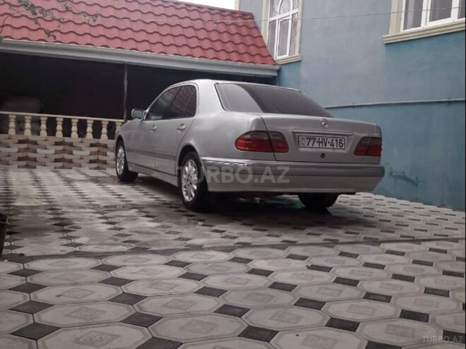 Mercedes E 200-5