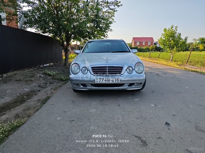 Mercedes E 200-1