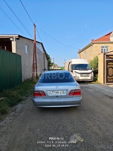 Mercedes E 200-4