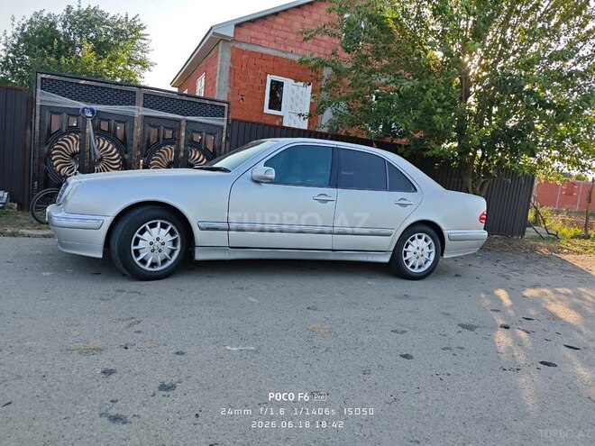 Mercedes E 200-9