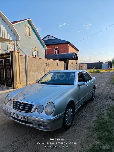 Mercedes E 200-15