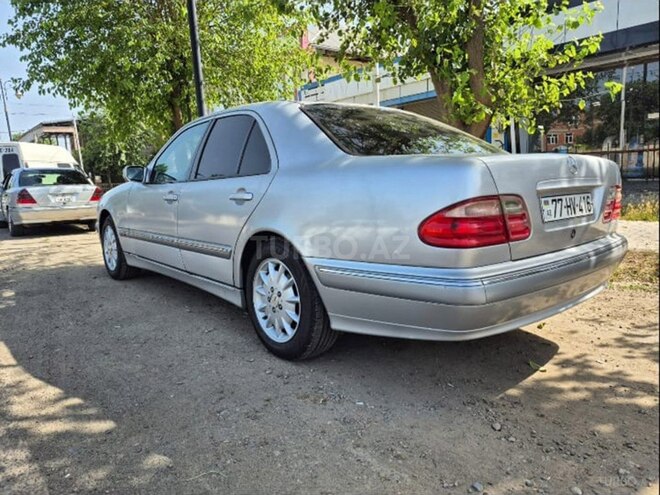 Mercedes E 200-7