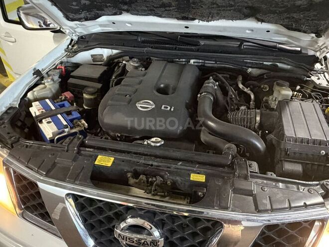 Nissan Navara-10