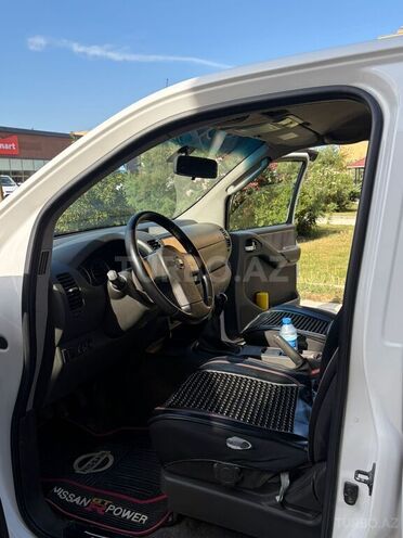 Nissan Navara-6
