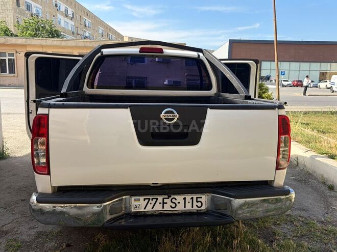 Nissan Navara-11