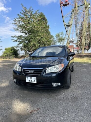 Hyundai Elantra-1
