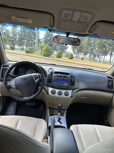 Hyundai Elantra-4