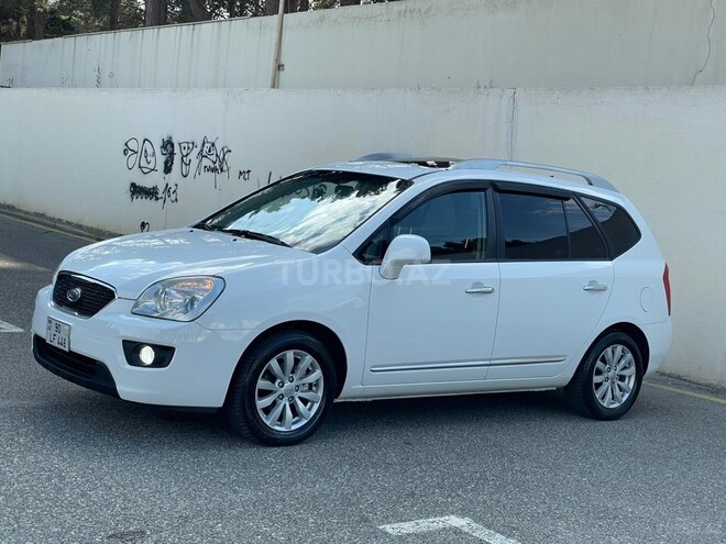 Kia Carens-6