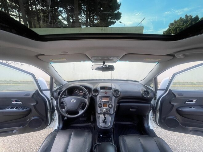 Kia Carens-17