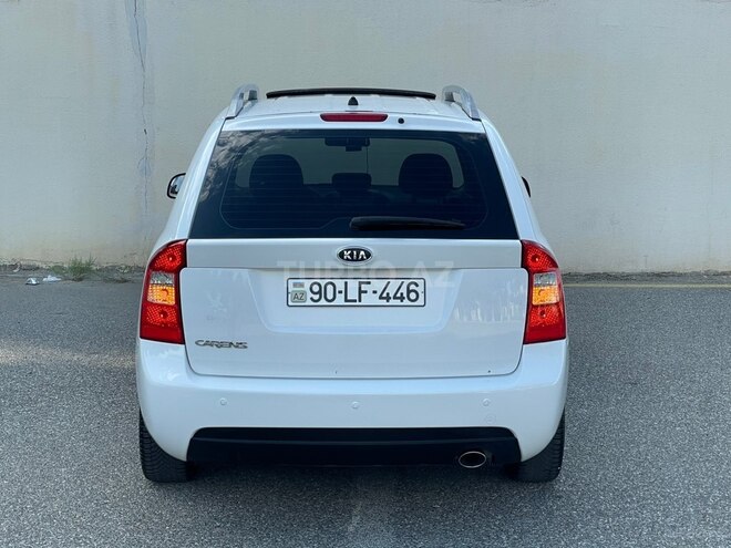 Kia Carens-10
