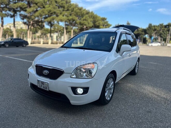 Kia Carens-21