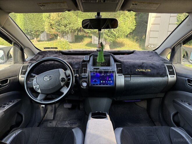 Toyota Prius-2