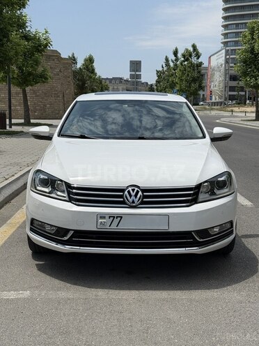 Volkswagen Passat-1