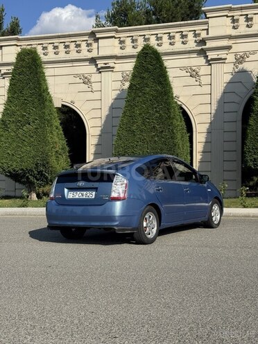 Toyota Prius-8