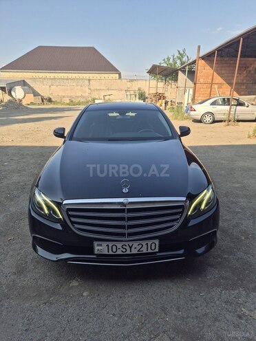 Mercedes E 220 d-1