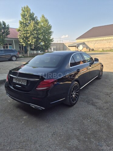 Mercedes E 220 d-8