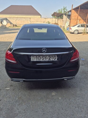 Mercedes E 220 d-2