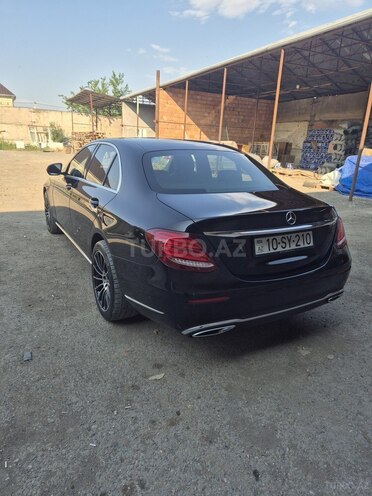 Mercedes E 220 d-7