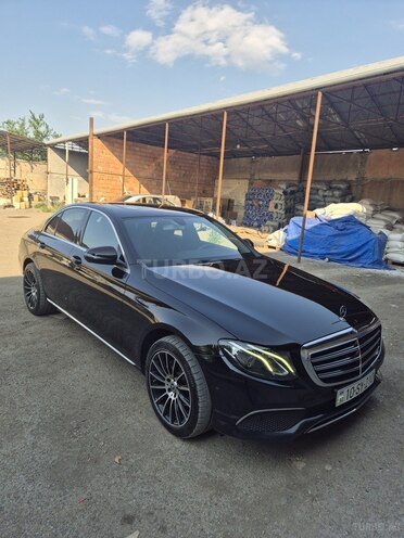 Mercedes E 220 d-10