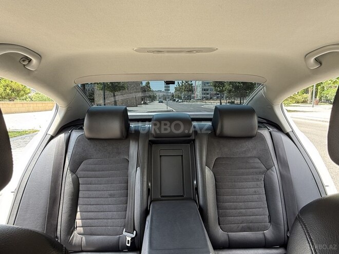 Volkswagen Passat-11