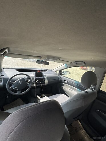Toyota Prius-8