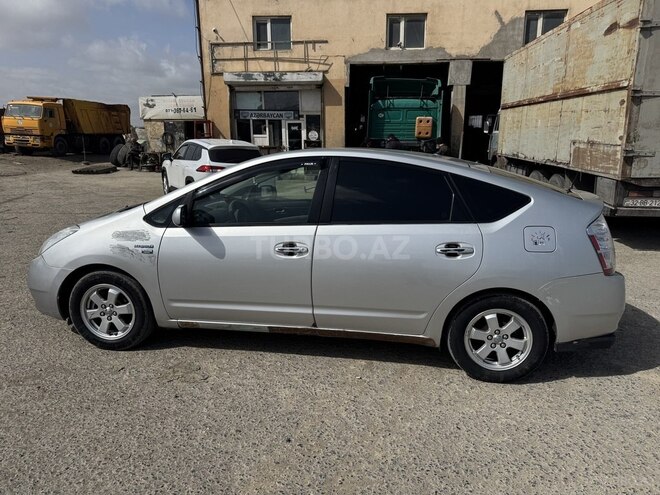 Toyota Prius-3