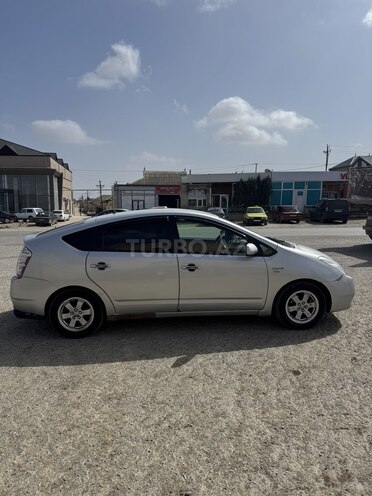 Toyota Prius-4