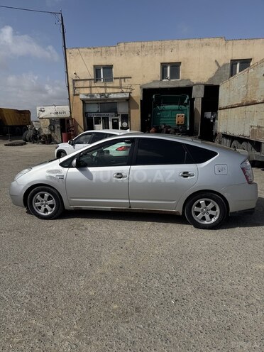 Toyota Prius-5