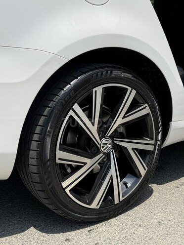 Volkswagen Passat-19