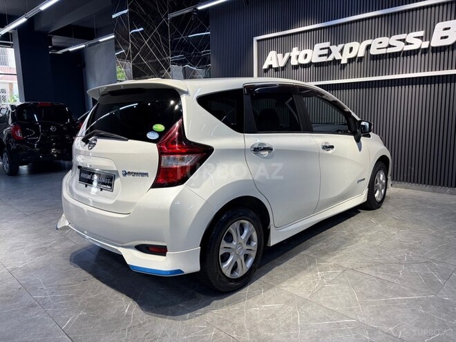 Nissan Note-2