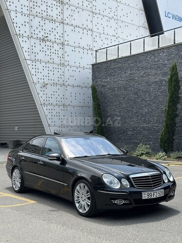 Mercedes E 220-1