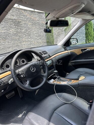 Mercedes E 220-10