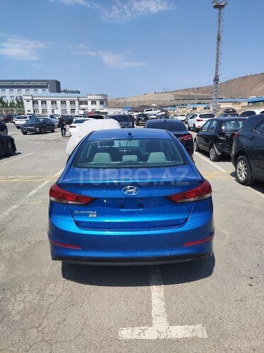 Hyundai Elantra-2