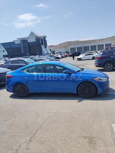 Hyundai Elantra-10