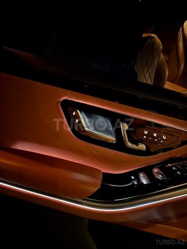 Mercedes S 500 4MATIC-11
