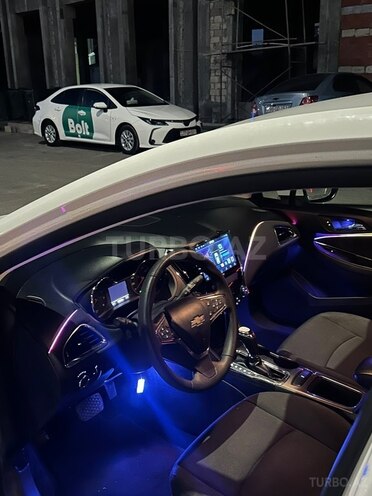 Chevrolet Cruze-11