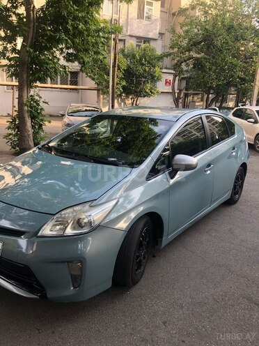 Toyota Prius-3