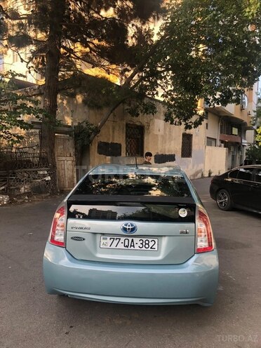 Toyota Prius-5