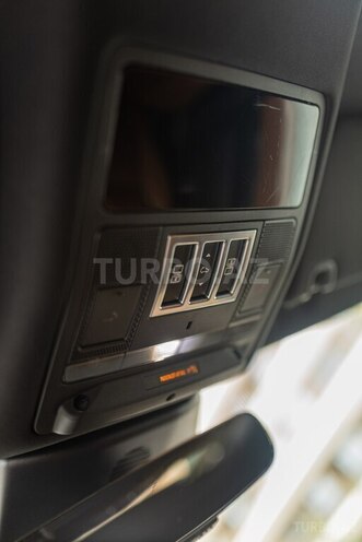 Land Rover Discovery-21