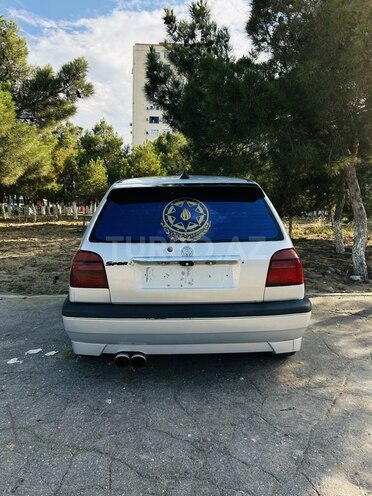 Volkswagen Golf-4