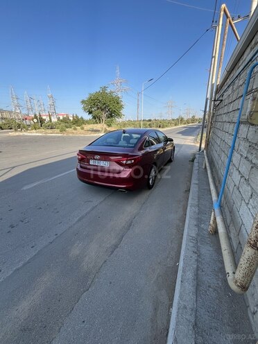Hyundai Sonata-15