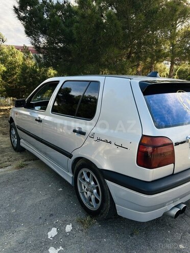 Volkswagen Golf-5