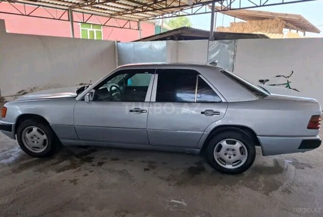Mercedes 200 D-4