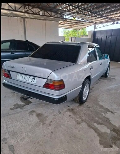 Mercedes 200 D-3