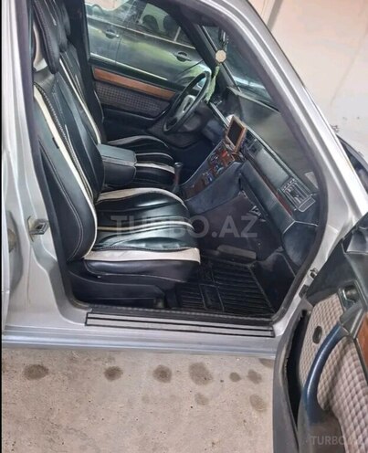 Mercedes 200 D-5