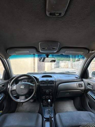 Nissan Sunny-7