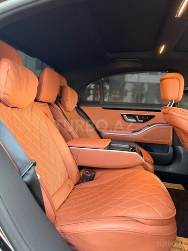 Mercedes S 500 4MATIC-12